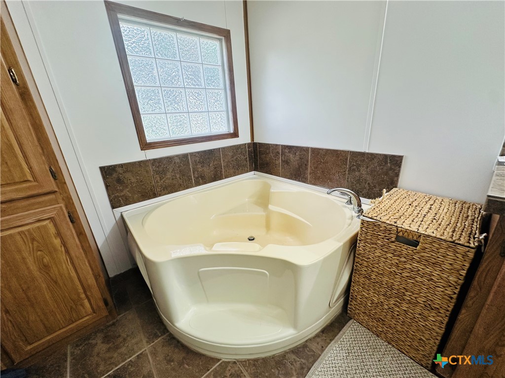 341 Lakecreek Drive Property Photo 16