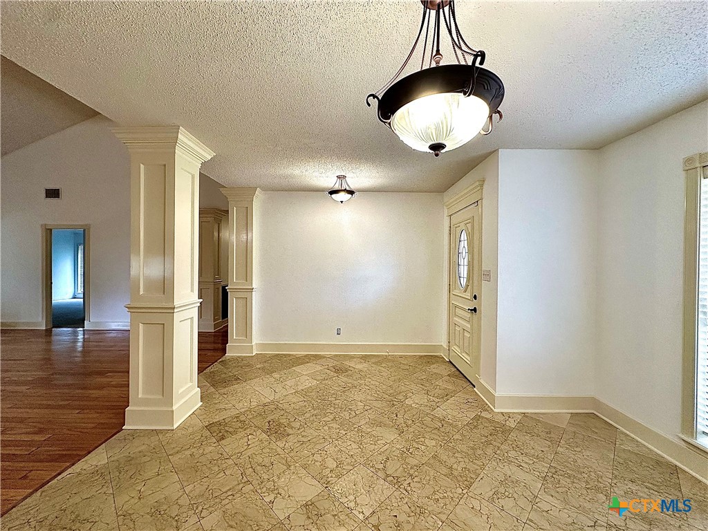 604 Dunbar Drive Property Photo 3