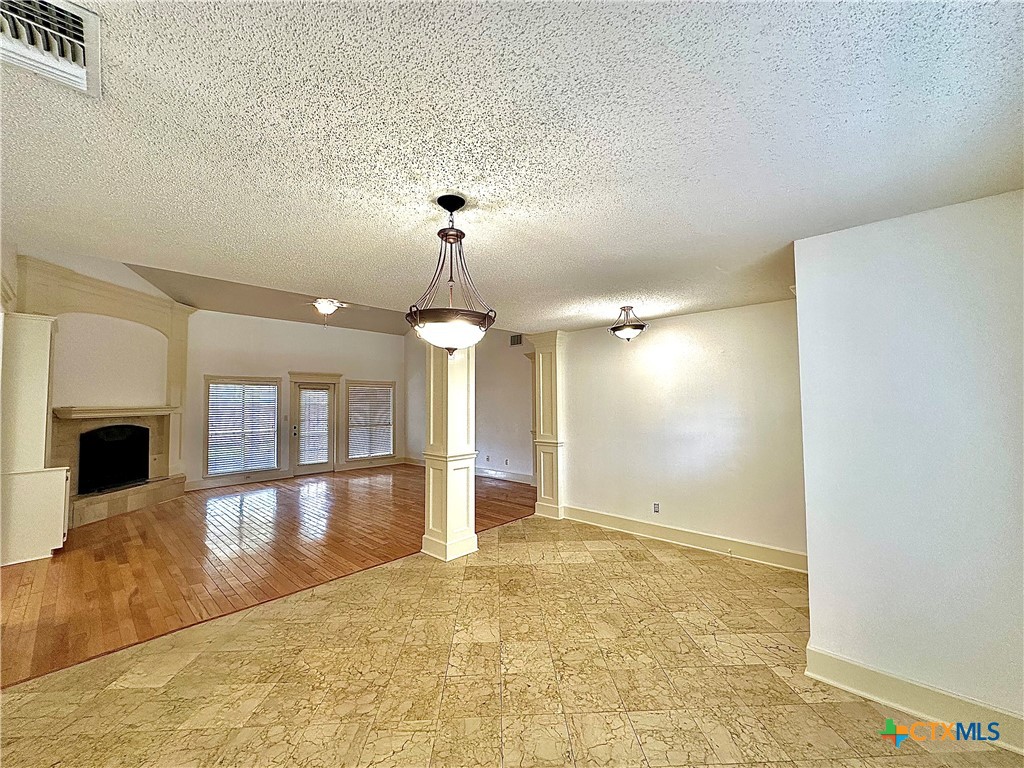 604 Dunbar Drive Property Photo 4