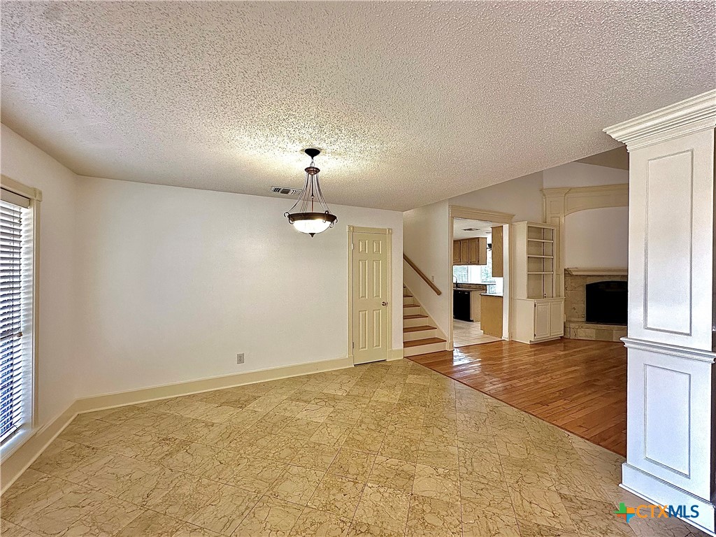 604 Dunbar Drive Property Photo 6