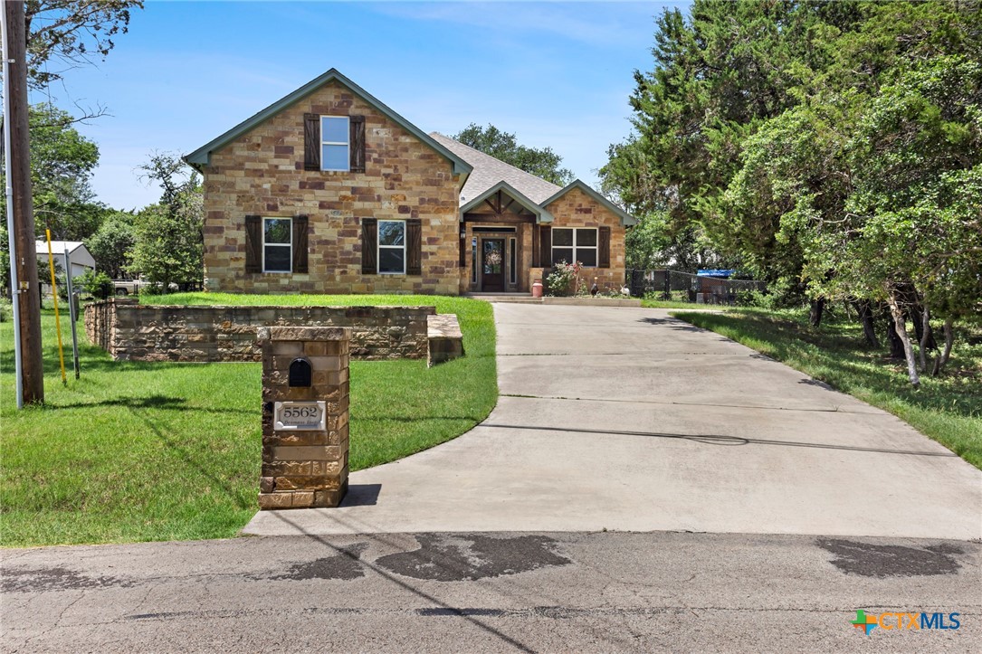 5562 Denmans Loop Property Photo 1