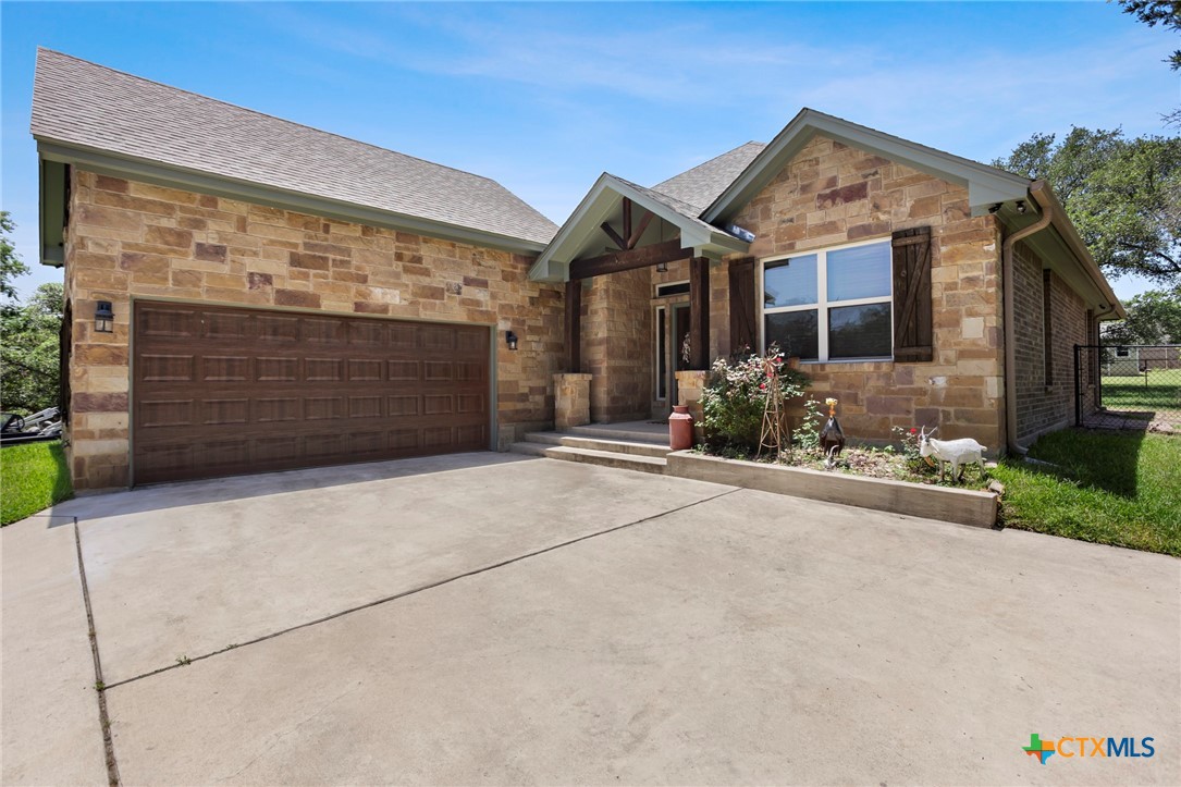 5562 Denmans Loop Property Photo 2