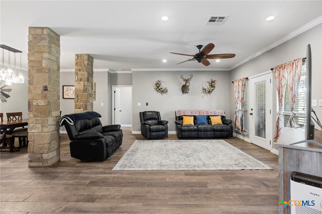 5562 Denmans Loop Property Photo 6