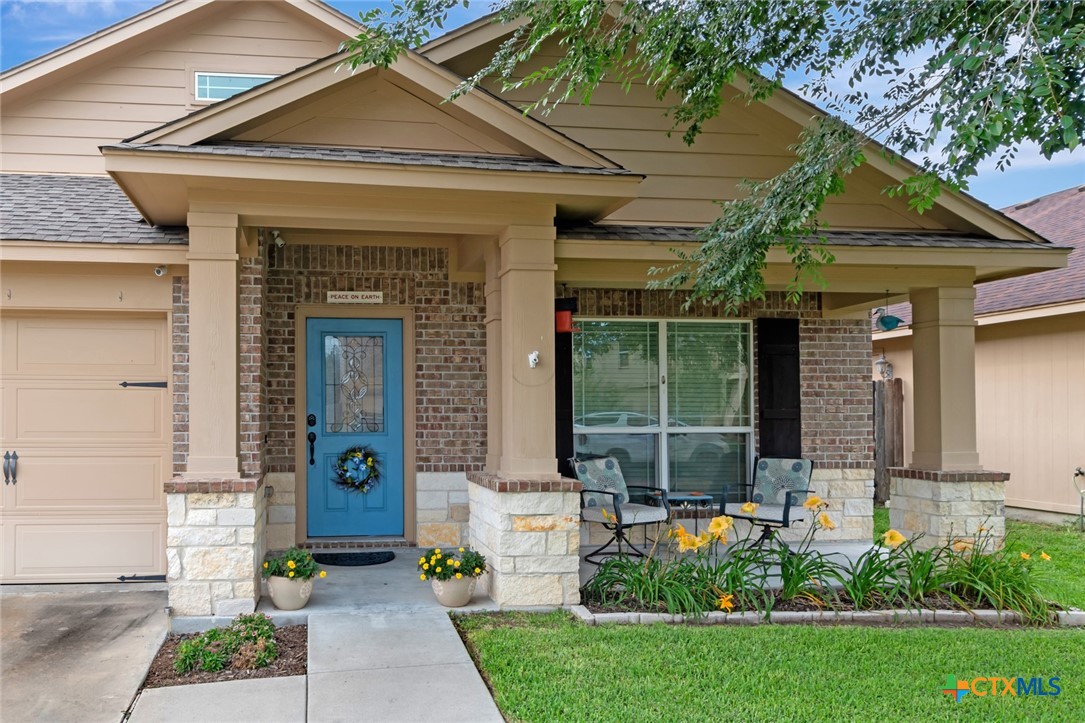 106 Cobble Stone Court Property Photo 2