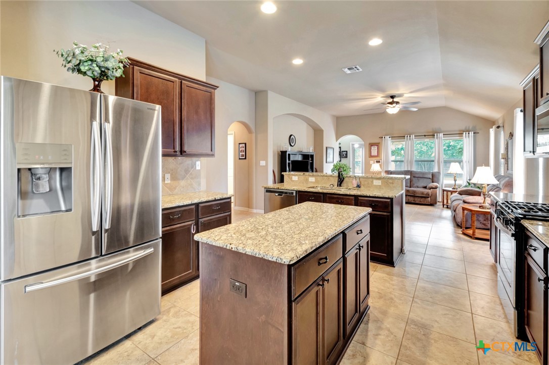 106 Cobble Stone Court Property Photo 8