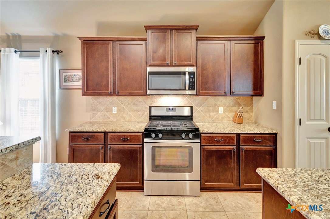 106 Cobble Stone Court Property Photo 9