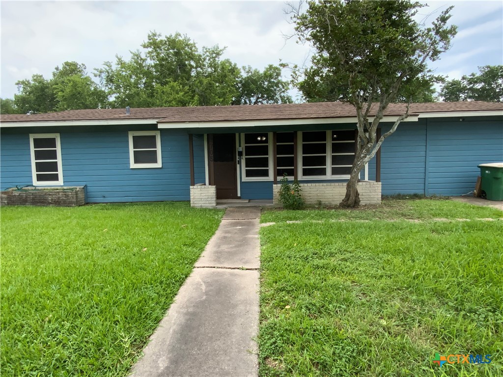 1705 E Poplar Avenue Property Photo 1