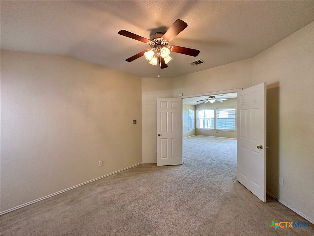 4609 Golden Gate Drive Property Photo 12