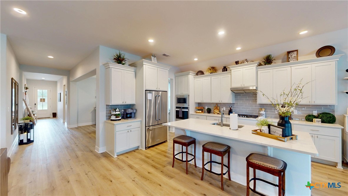 107 Chisholm Trail Property Photo 7