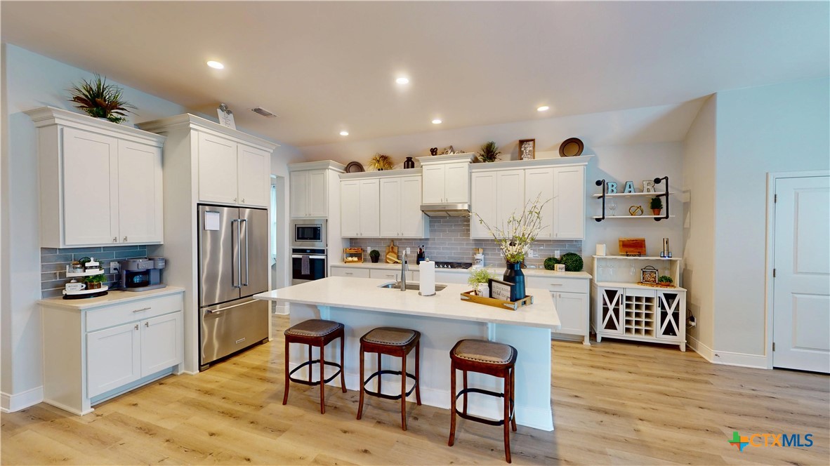107 Chisholm Trail Property Photo 8