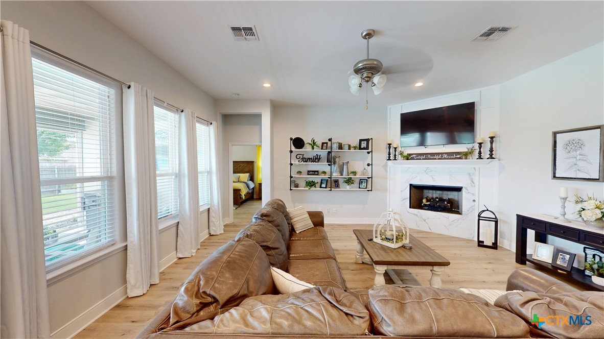 107 Chisholm Trail Property Photo 14