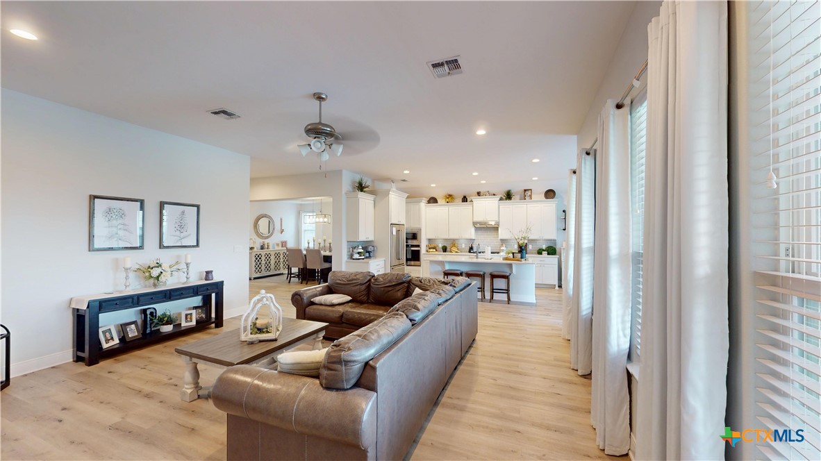 107 Chisholm Trail Property Photo 15