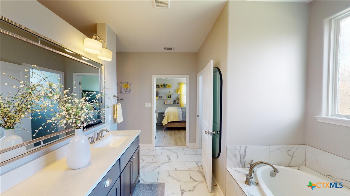 107 Chisholm Trail Property Photo 24