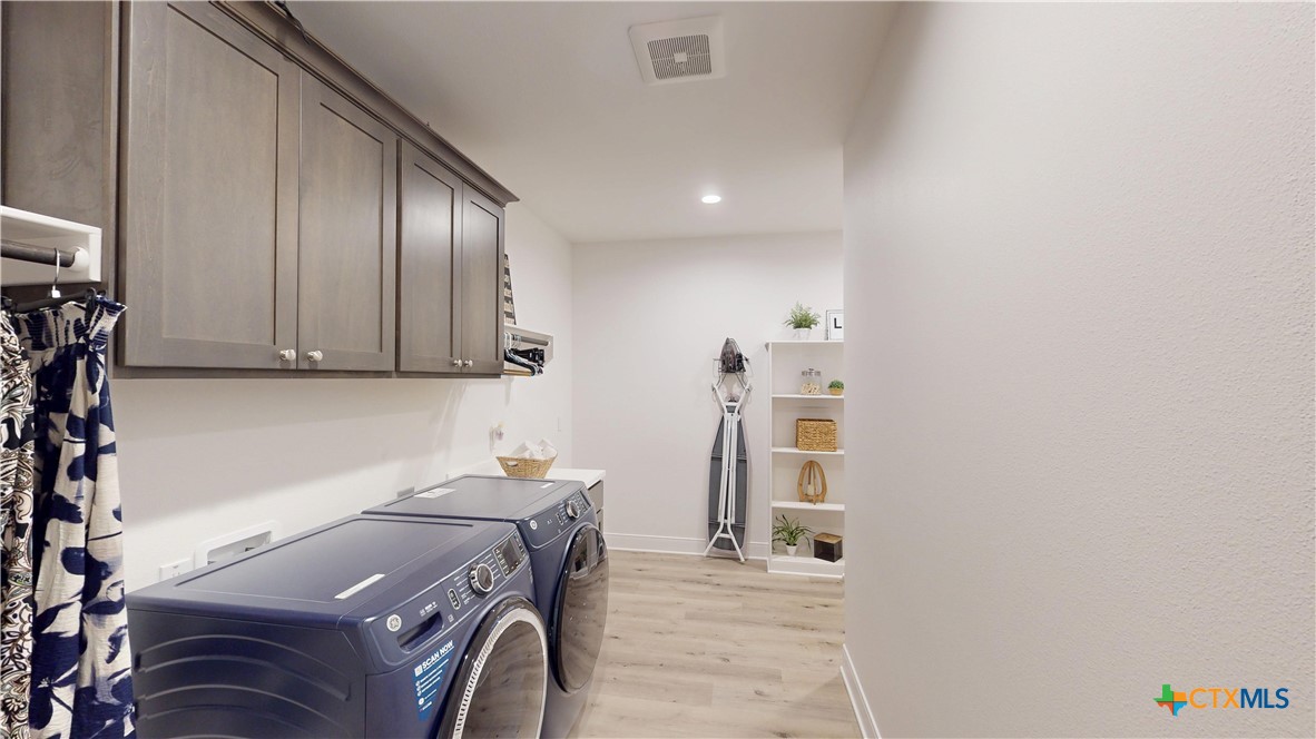 107 Chisholm Trail Property Photo 33