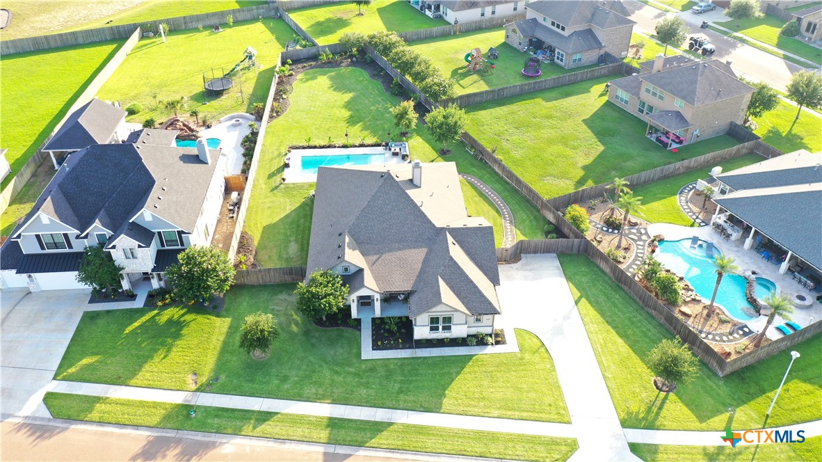 107 Chisholm Trail Property Photo 37