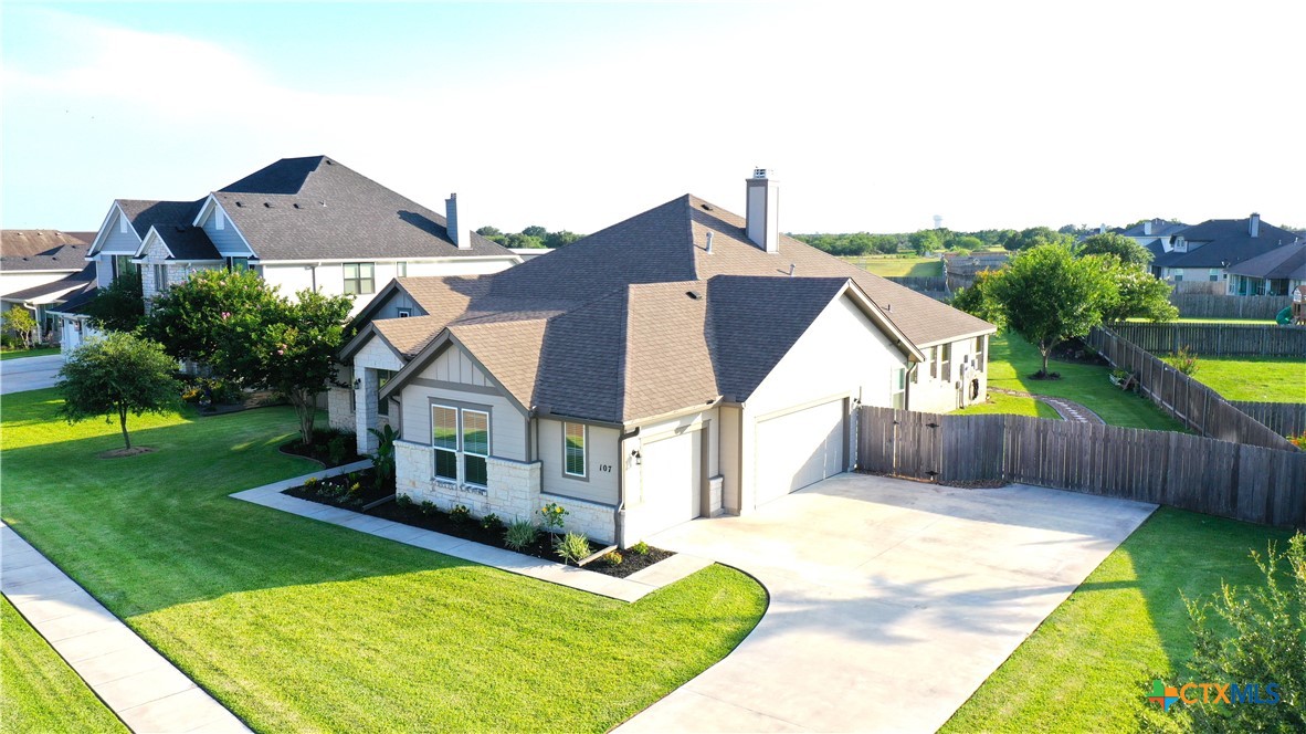 107 Chisholm Trail Property Photo 38
