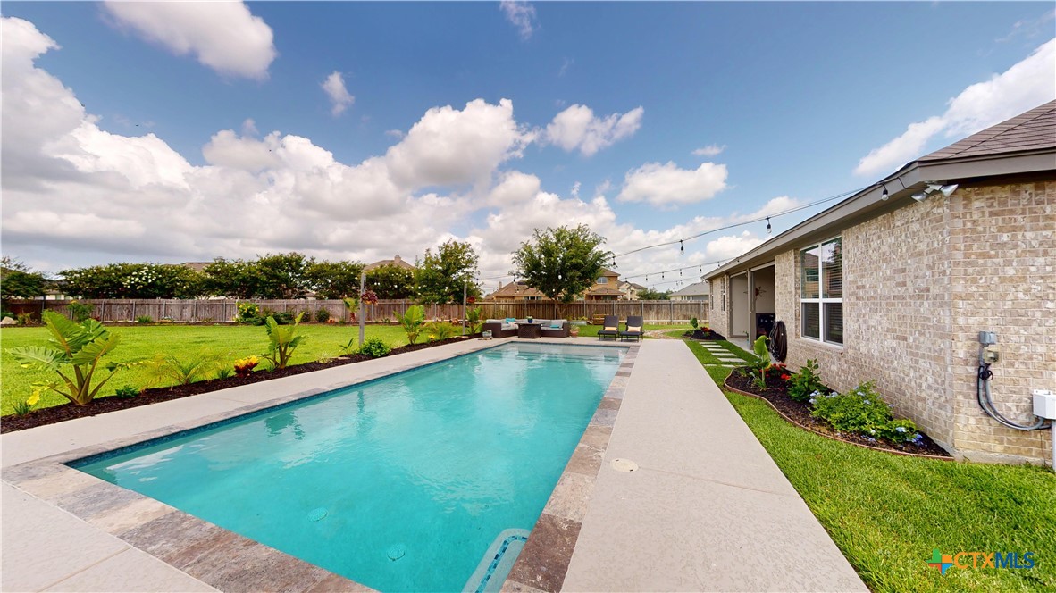 107 Chisholm Trail Property Photo 44