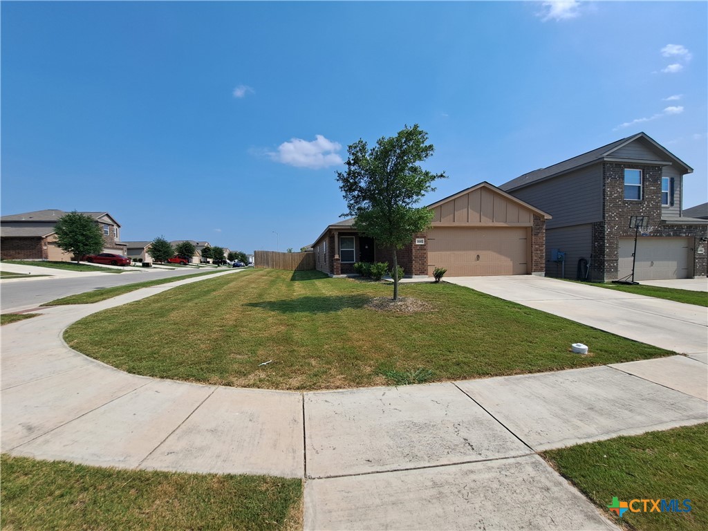 3885 Northaven Trail Property Photo 2