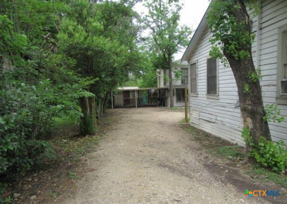 1310 & 1310 1/2 S 39th Street Property Photo 11