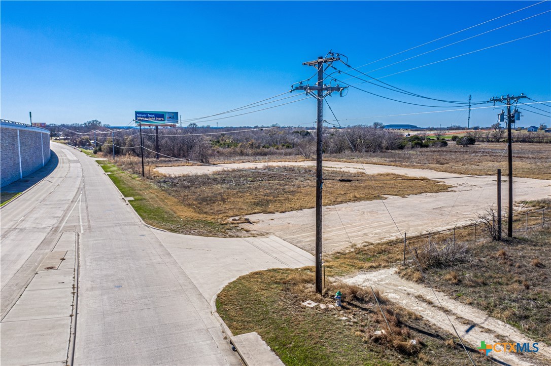 2100 N General Bruce Drive Property Photo 4