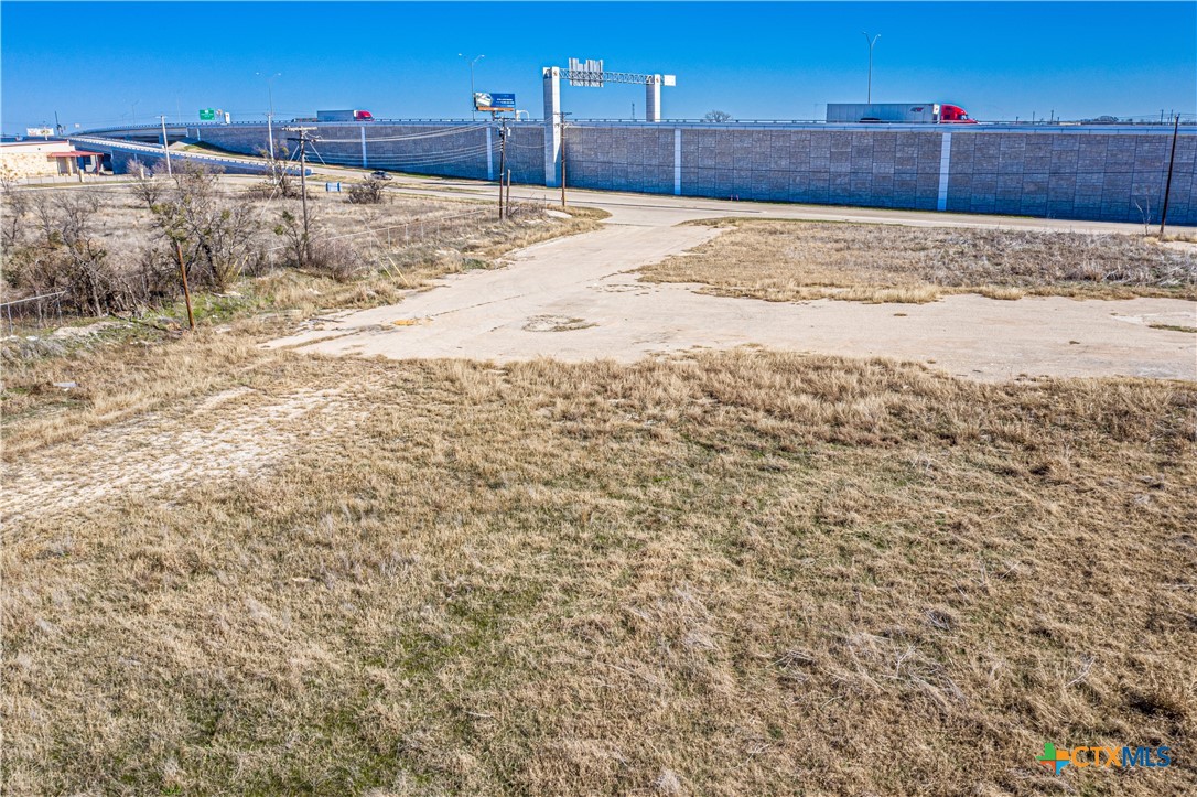 2100 N General Bruce Drive Property Photo 5