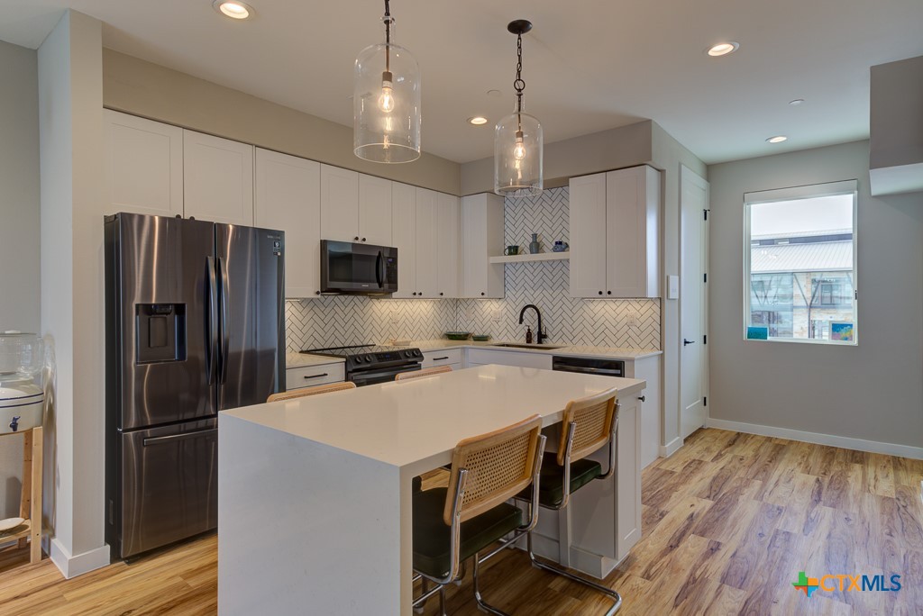 1208 N Academy Avenue 3206 Property Photo 6
