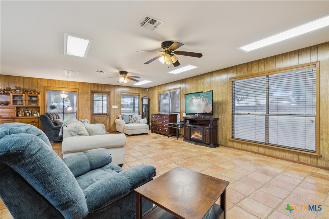 307 Us Highway 87 Property Photo 3