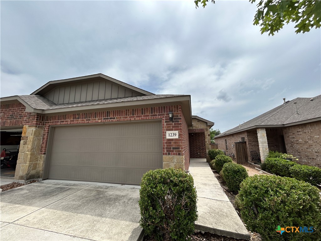 1239 Old FM 306 Property Photo 1