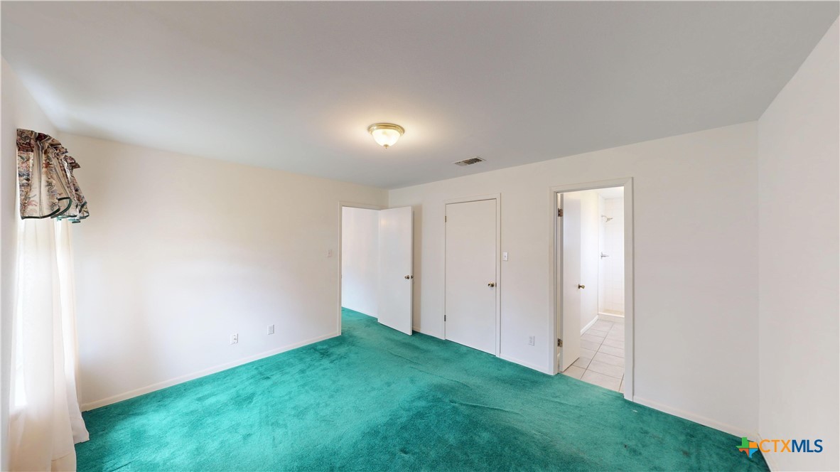901 E Sarah Street Property Photo 12