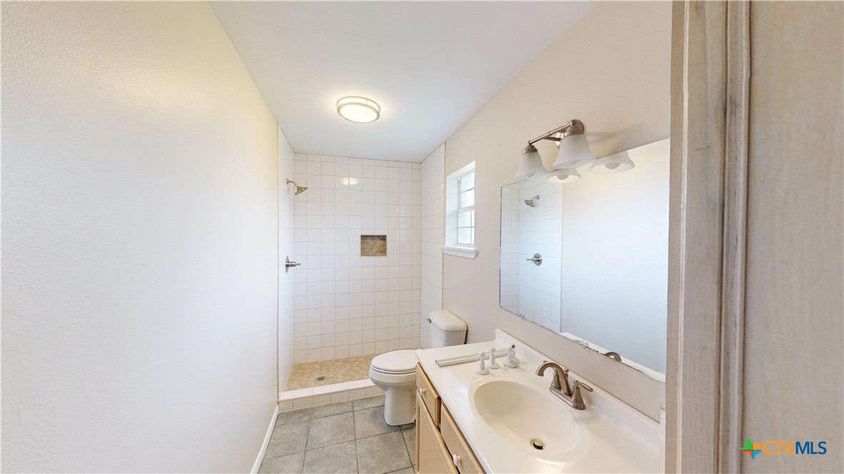 901 E Sarah Street Property Photo 14