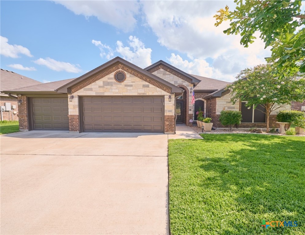 1202 Dark Wood Drive Property Photo 1