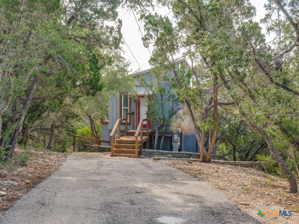 238 Ledgeview Drive Property Photo 2
