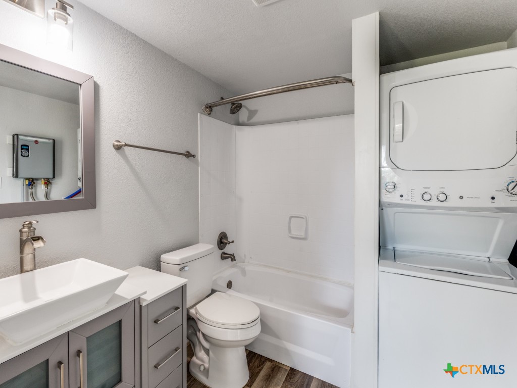 238 Ledgeview Drive Property Photo 17