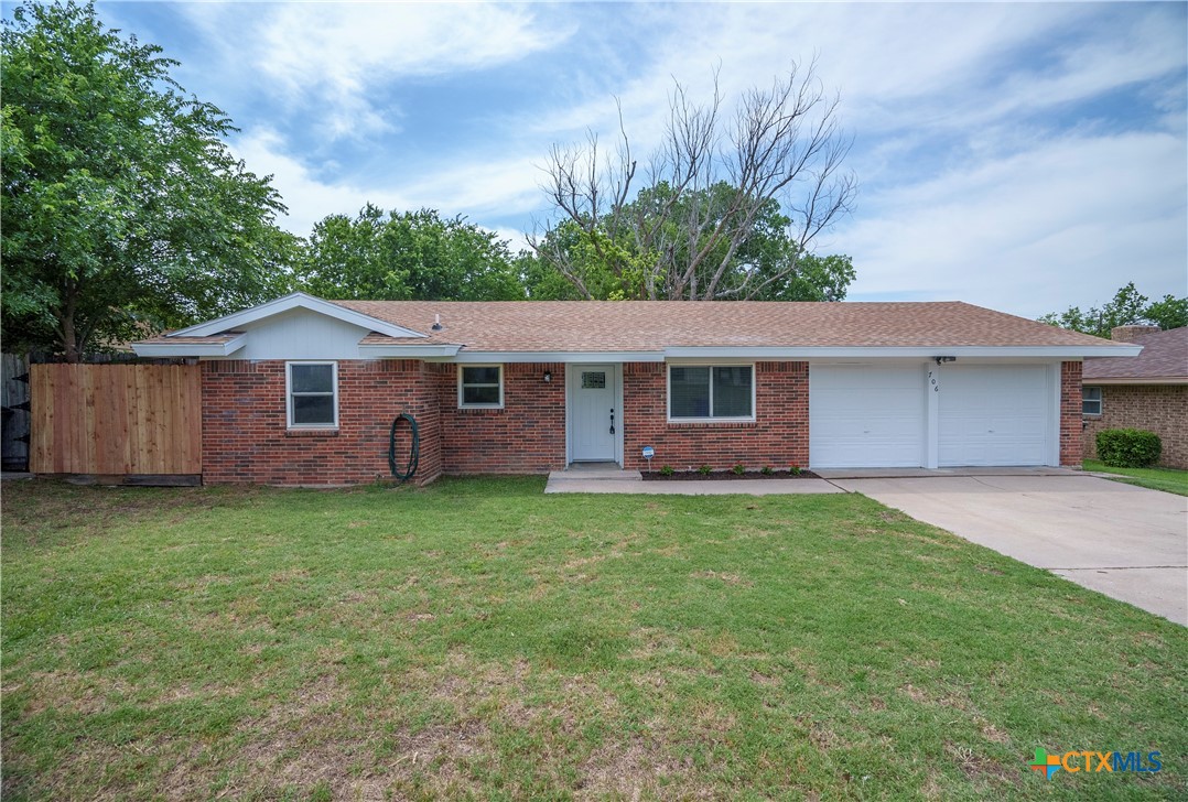 706 Joe Morse Drive Property Photo 1