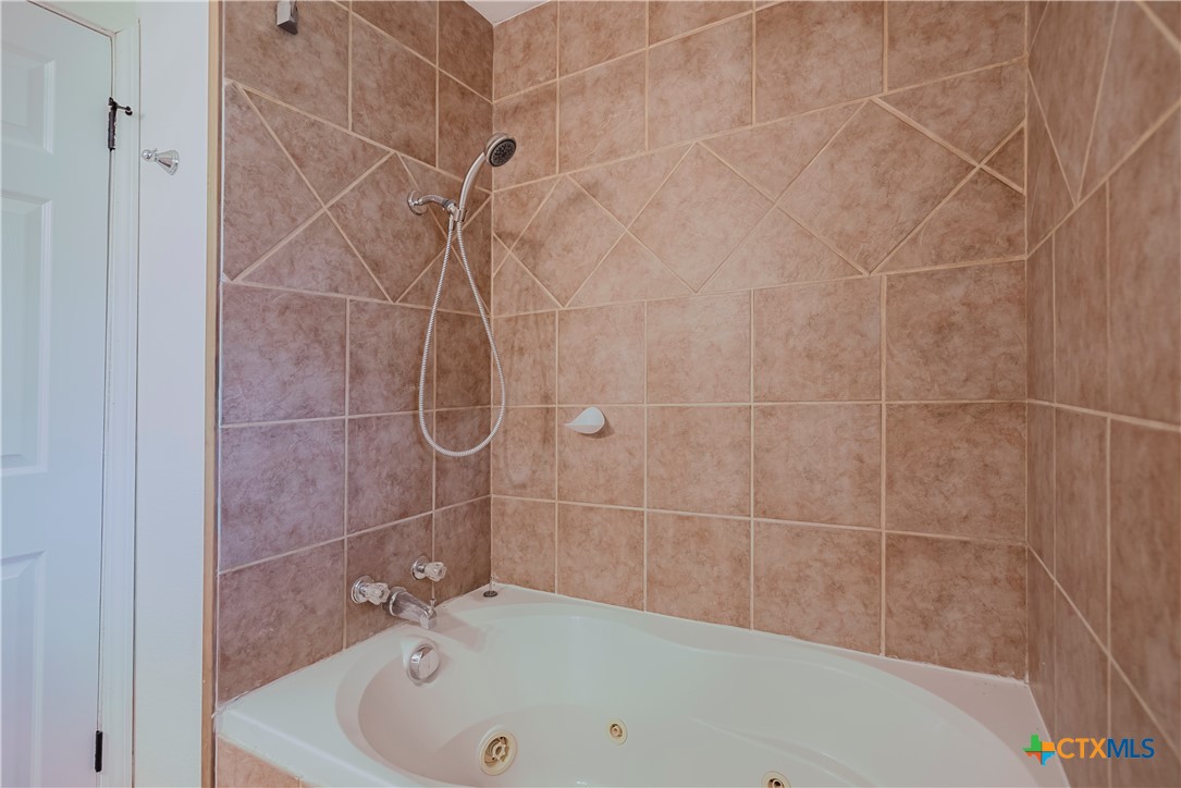 706 Joe Morse Drive Property Photo 20
