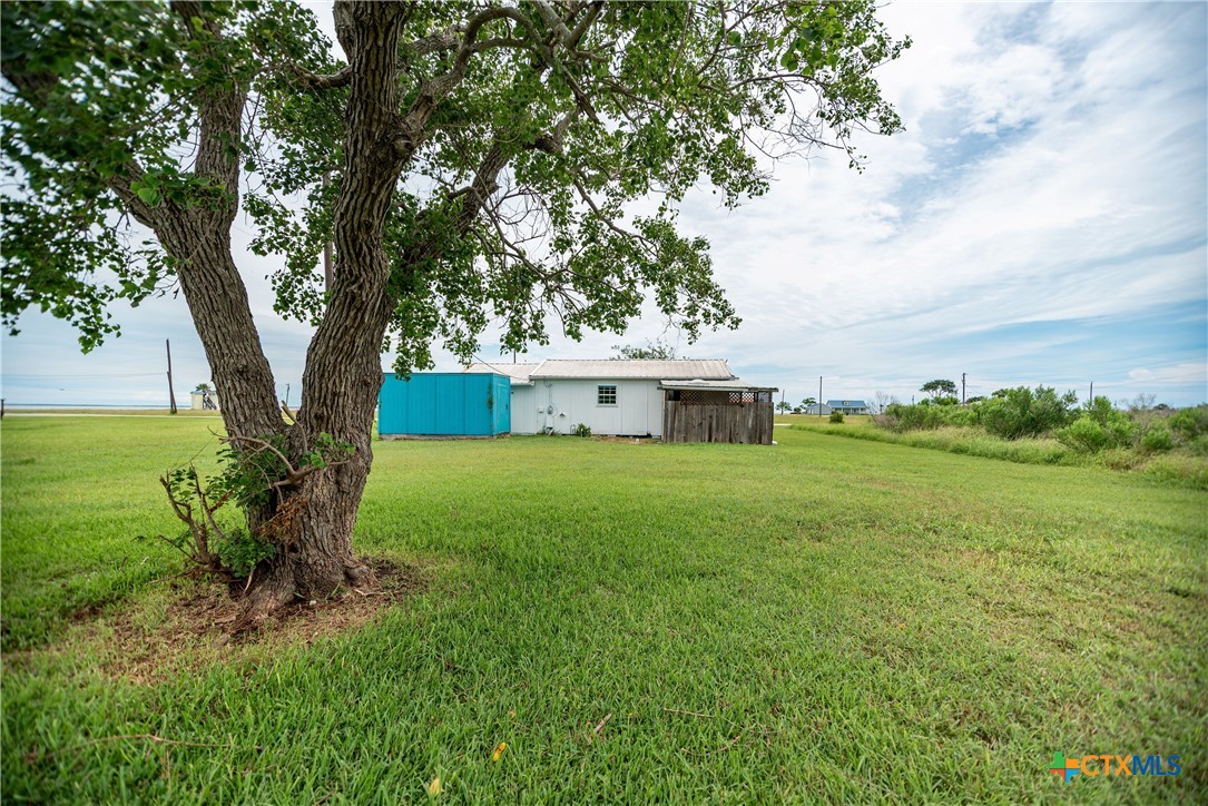 890 N Quail Run Avenue Property Photo 10