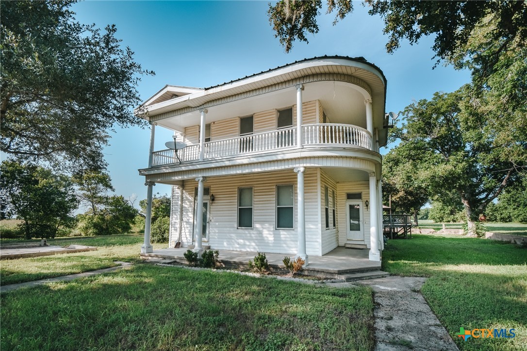 75 Fm 1685 Property Photo 1