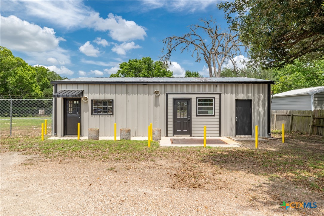 530 Seydler Street Property Photo 1