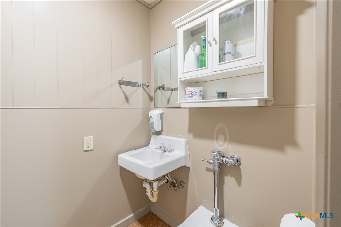 530 Seydler Street Property Photo 15