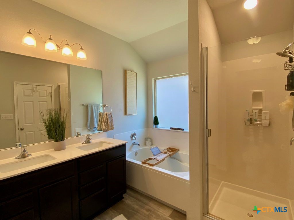 2407 Pintail Loop Property Photo 14