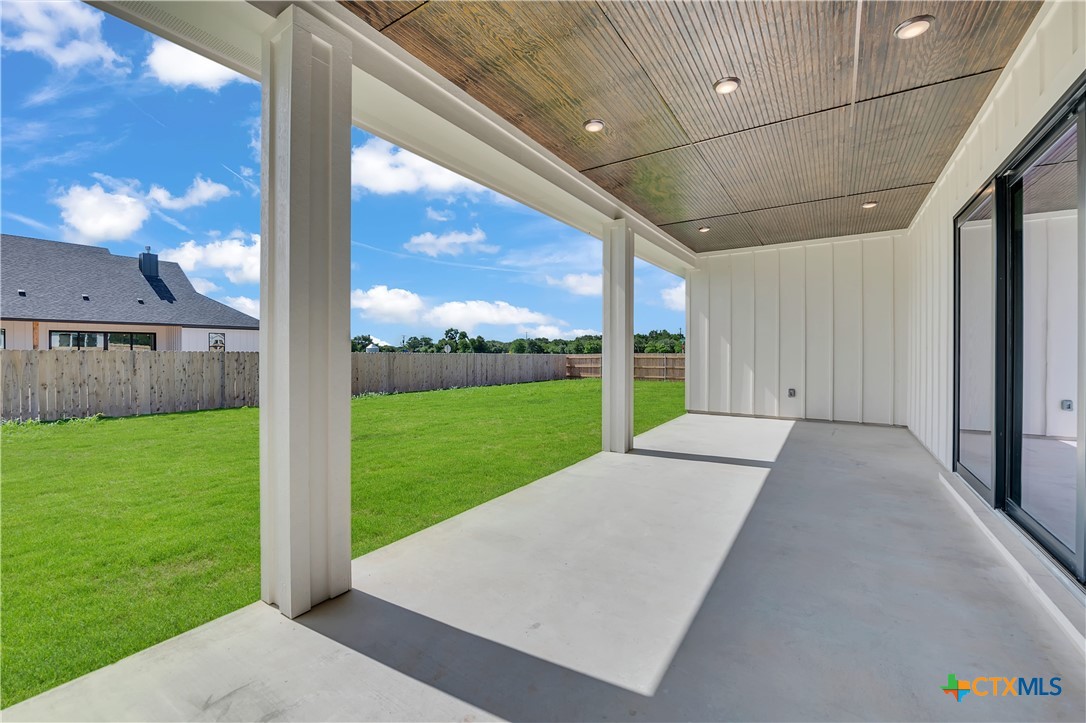 6725 Shin Oaks Drive Property Photo 28