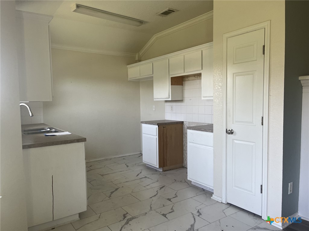 508 Redbud Drive Property Photo 6