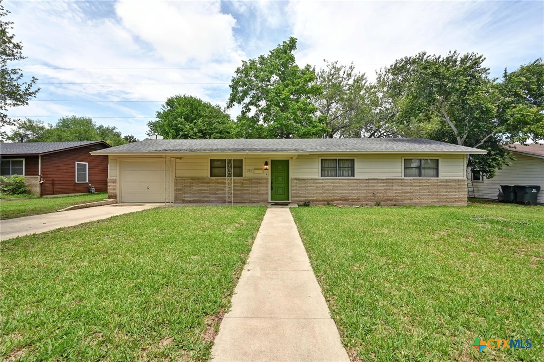 201 Hillcrest Drive Property Photo 1