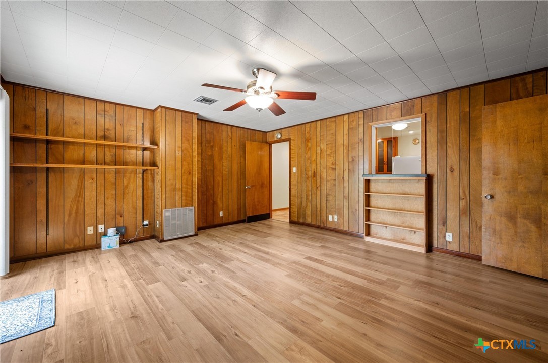 201 Hillcrest Drive Property Photo 11