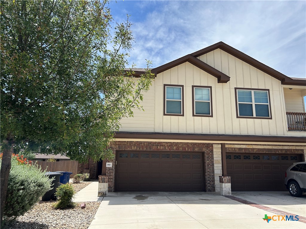 390 Creekside Curve Property Photo 1