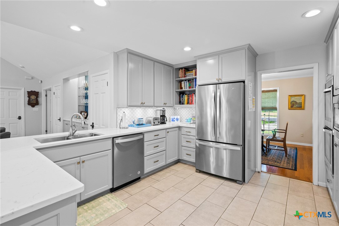 407 Pasadena Drive Property Photo 17