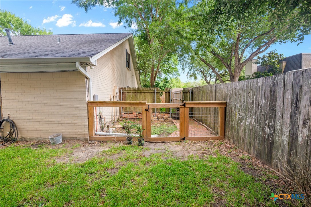 407 Pasadena Drive Property Photo 42