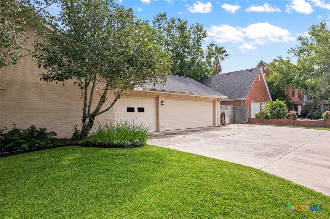 407 Pasadena Drive Property Photo 43