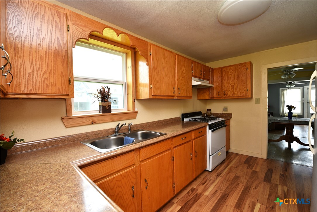 207 James Street Property Photo 9