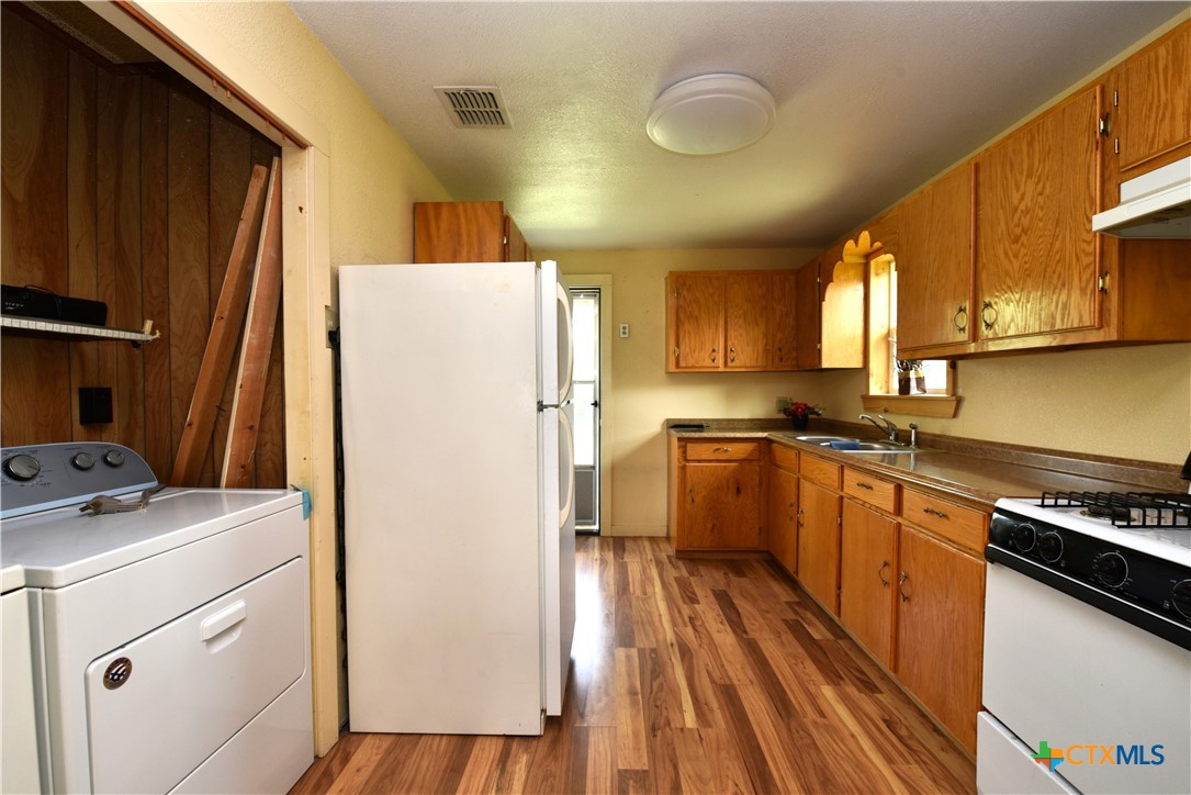 207 James Street Property Photo 10